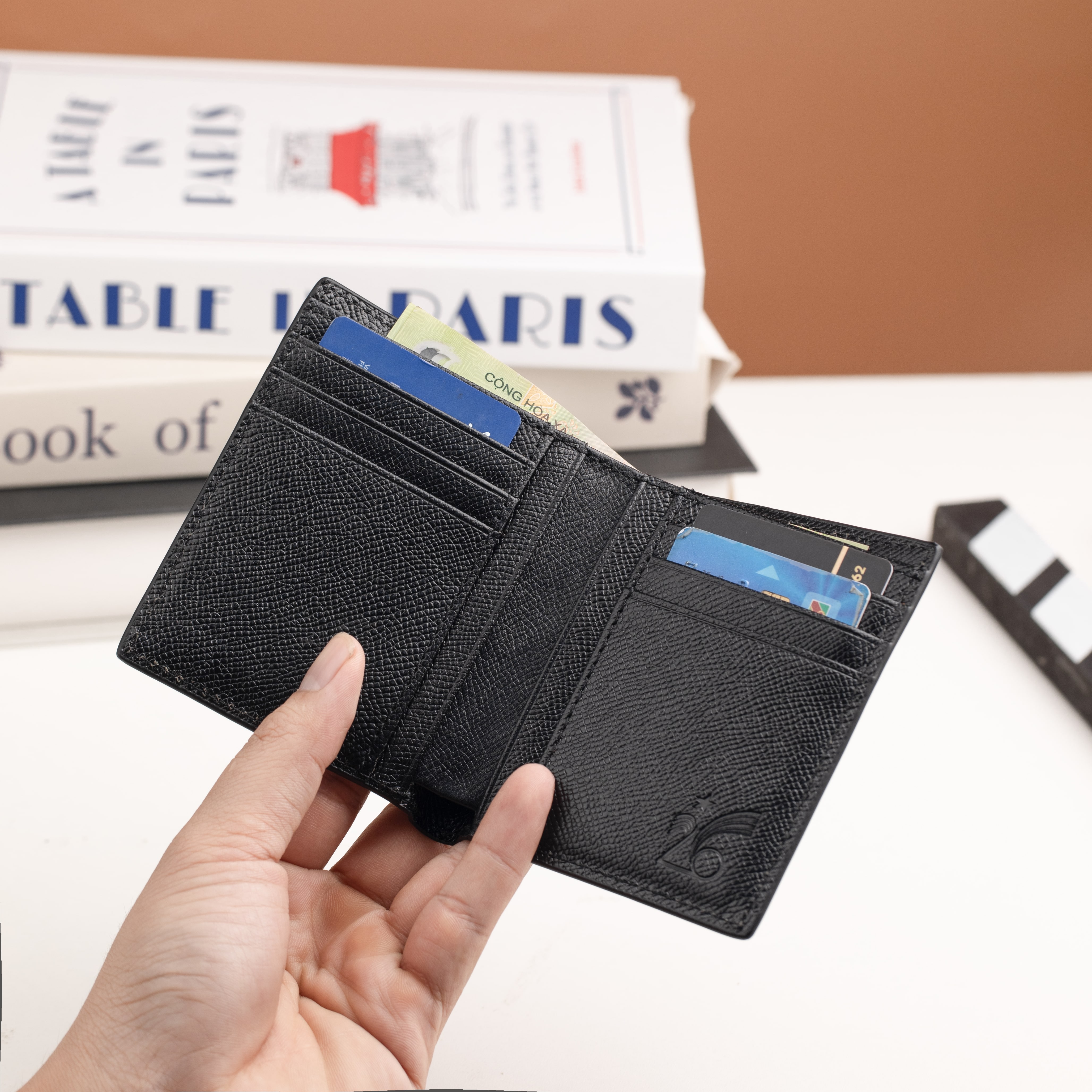 Ví da sần nam dáng đứng