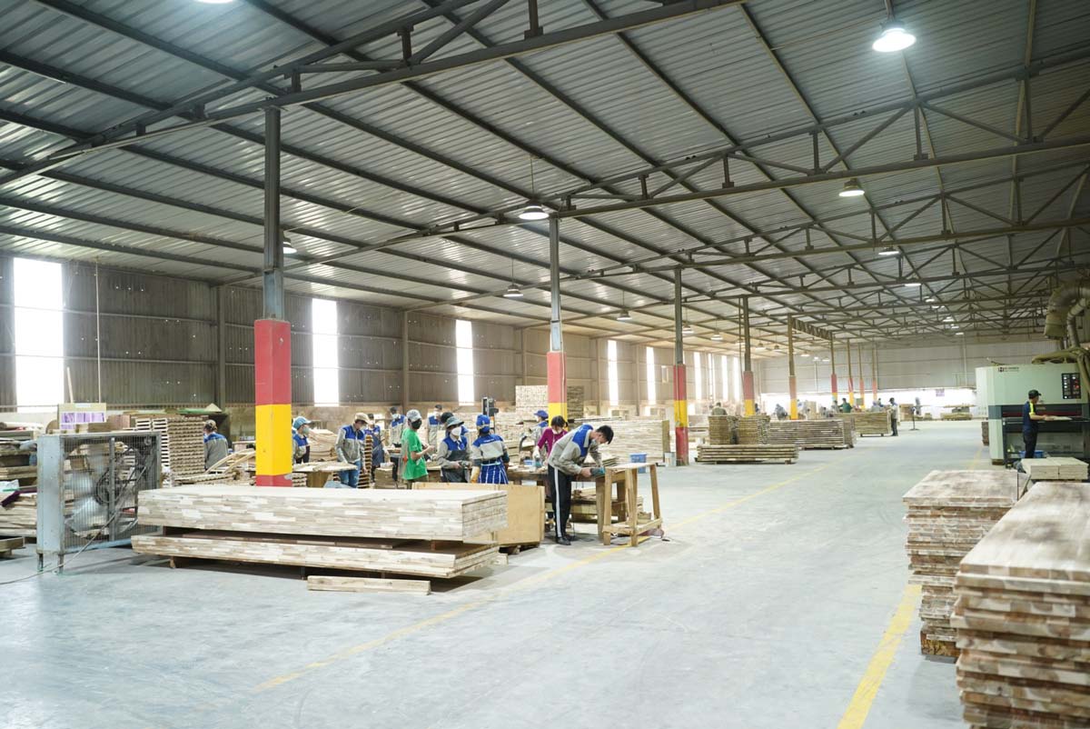 NHÀ MÁY SẢN XUẤT GỖ